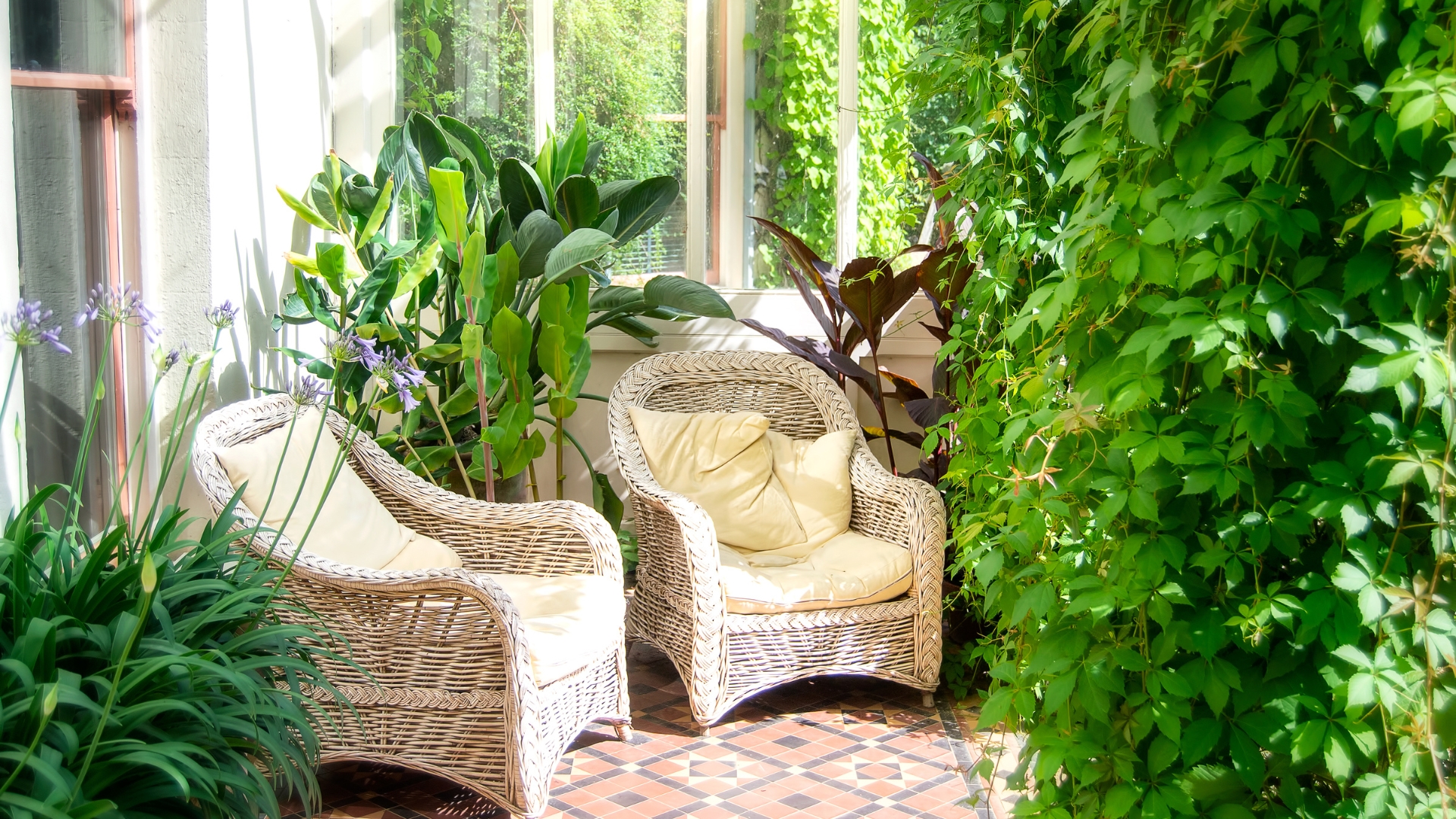 Ulkotilojen sisustus, parveke ja terassi viihtyisäksi keväästä syksyyn